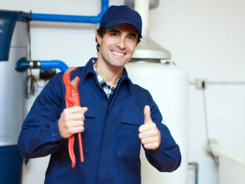 What to Try Before Calling a Plumber? 5 Easy DIYs